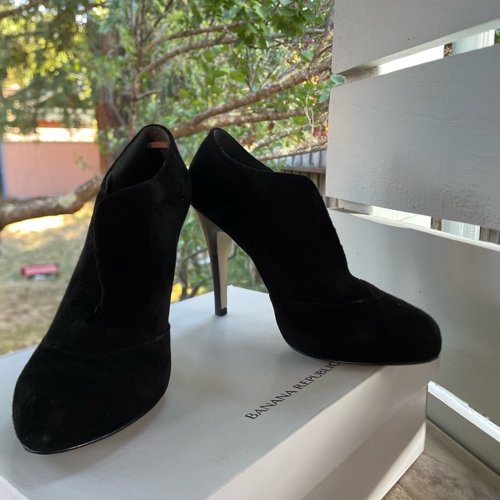 Banana Republic Ely Shoes, black, Size 9